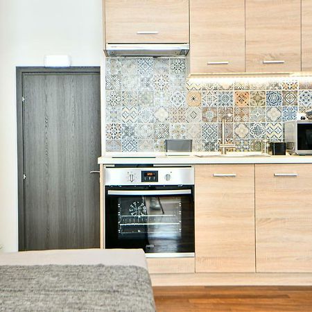 Flowers Of Athens, Boutique Aparthotel With 6-Apartments In Central Athena Bagian luar foto