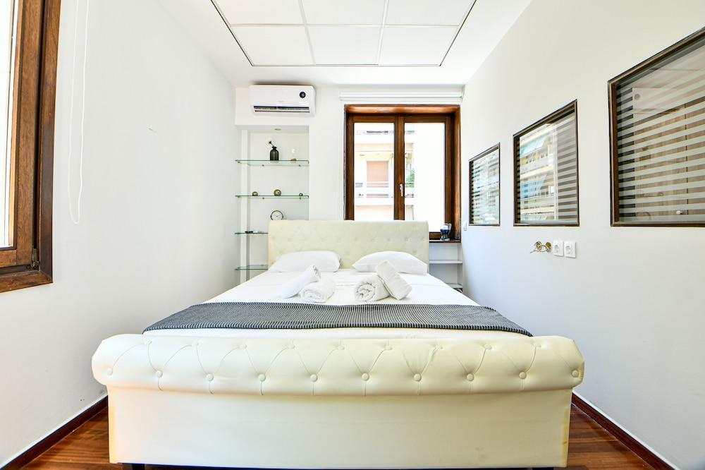 Flowers Of Athens, Boutique Aparthotel With 6-Apartments In Central Athena Bagian luar foto