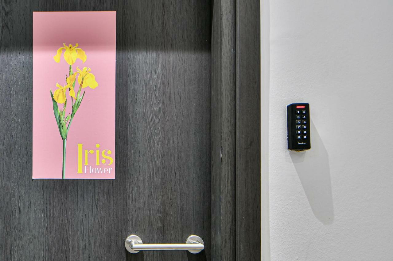 Flowers Of Athens, Boutique Aparthotel With 6-Apartments In Central Athena Bagian luar foto