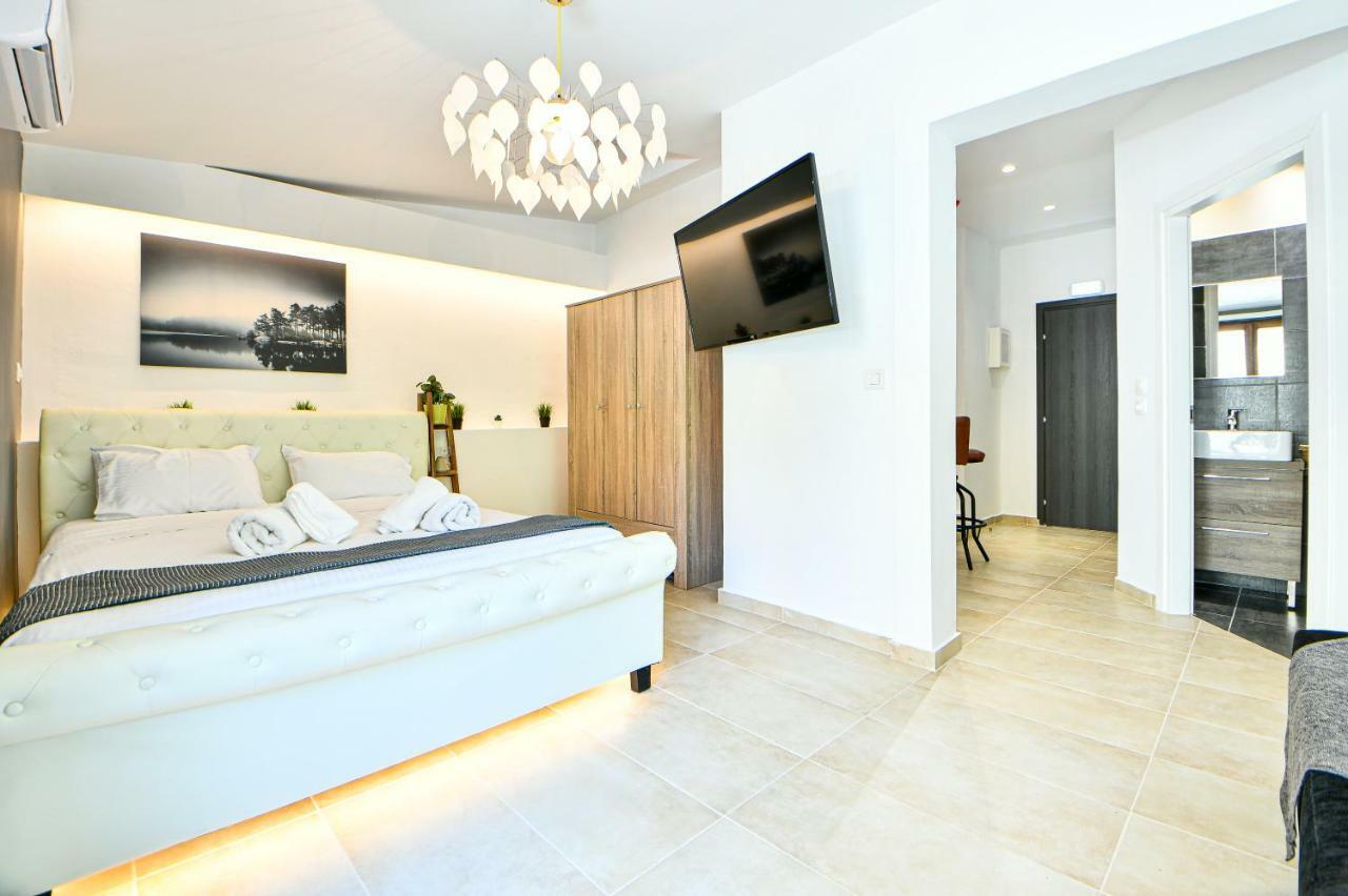 Flowers Of Athens, Boutique Aparthotel With 6-Apartments In Central Athena Bagian luar foto